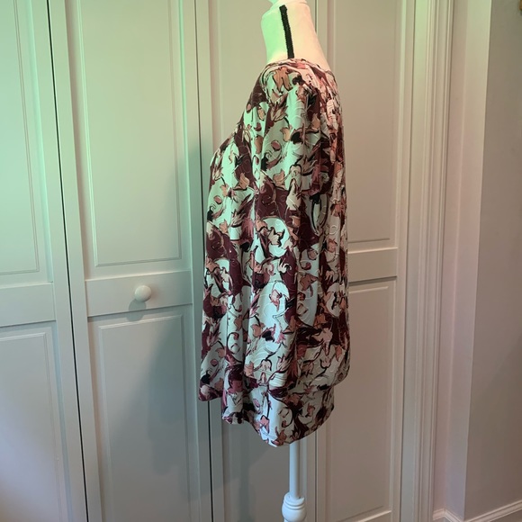 JM Patterned Blouse - Picture 2 of 5